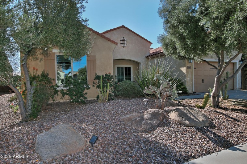 5763 W Admiral Way Florence AZ-large-001