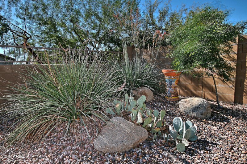 5763 W Admiral Way Florence AZ-large-045