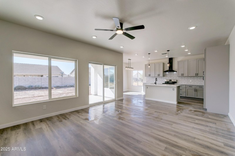 12503 W Cabrillo Dr-16