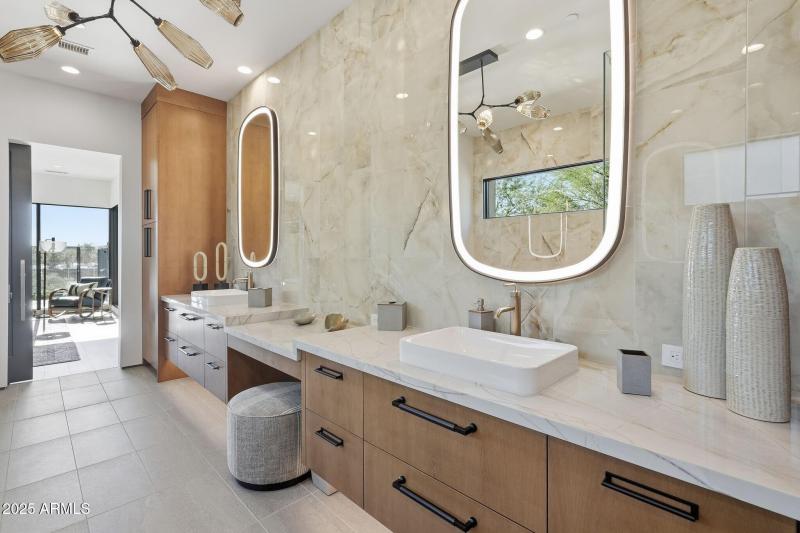 025_Primary Bathroom