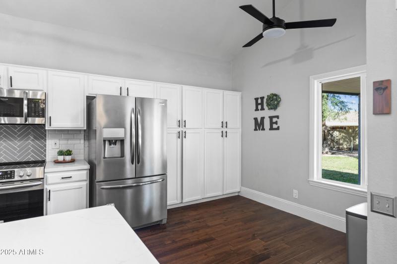 1645 N Saguaro St-18