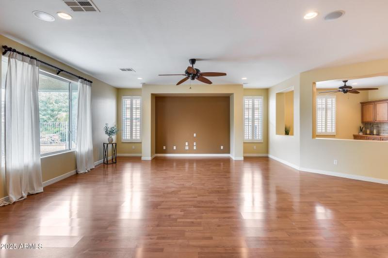 Large Family/Living Room