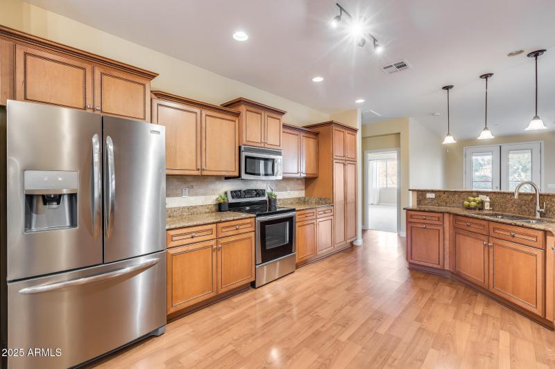 Large welcoming Kitchen