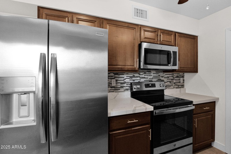 18-web-or-mls-P1361066