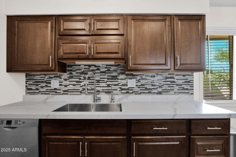 19-web-or-mls-P1361067