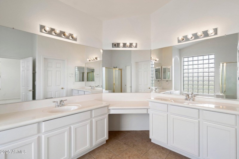 Split Primary Ensuite & Wing