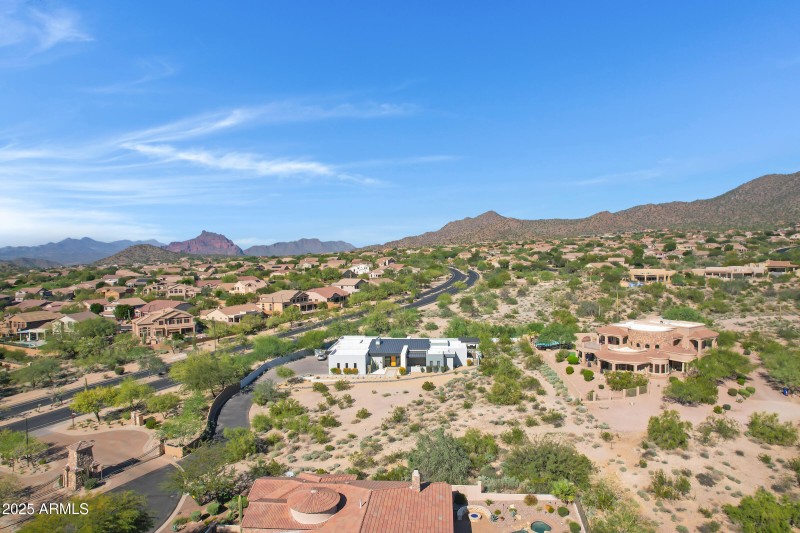 3545 N Ladera Cir-11