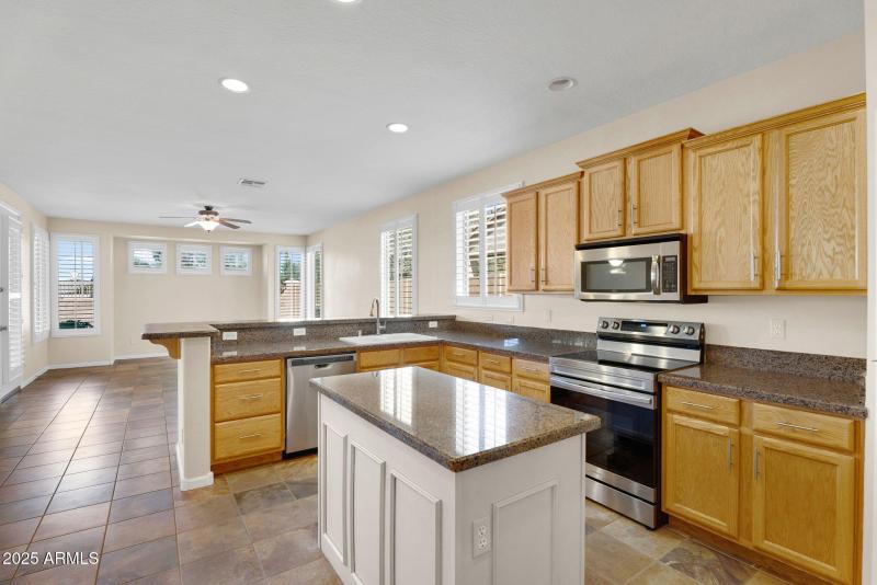 9-web-or-mls-3586 E Riopelle Ct-15