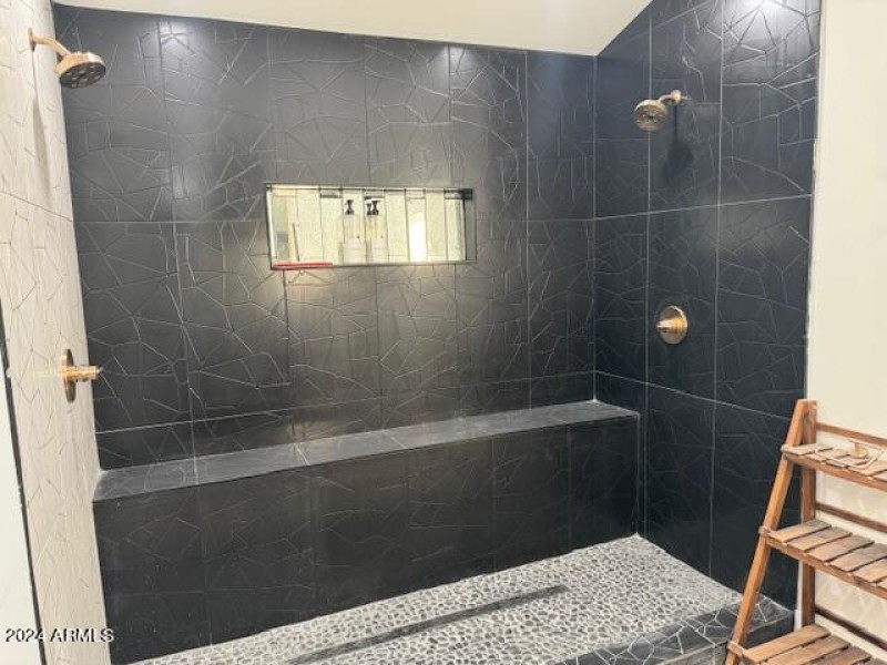 WHITTON Casita Bathroom