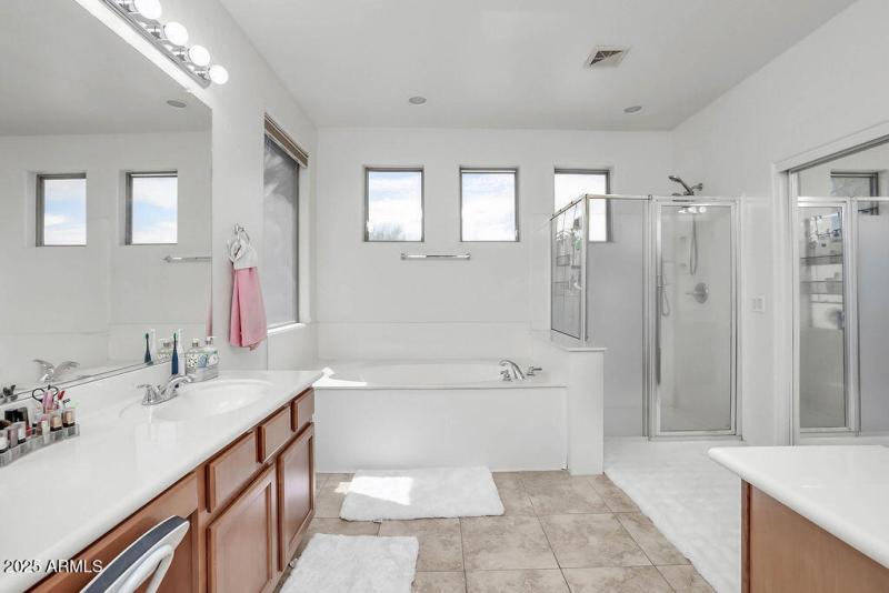 Master Bedroom Bathroom