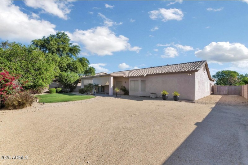 10,250 sqft lot + RV Gate