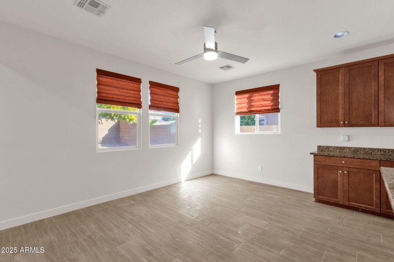 15-web-or-mls-15360-w-corrine-dr