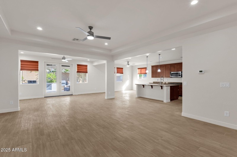 5-web-or-mls-15360-w-corrine-dr