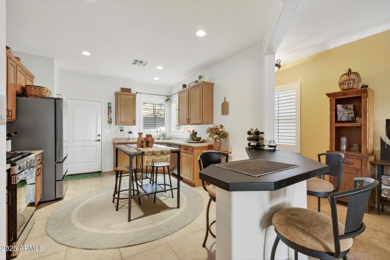 Eat-up kitchen counter