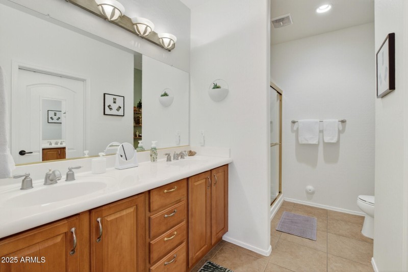 Dual Vanities in the primary bath