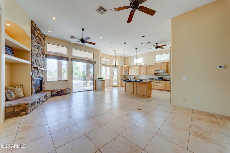 6841 E Quail Hideaway Ln-2