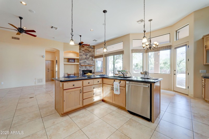 6841 E Quail Hideaway Ln-8