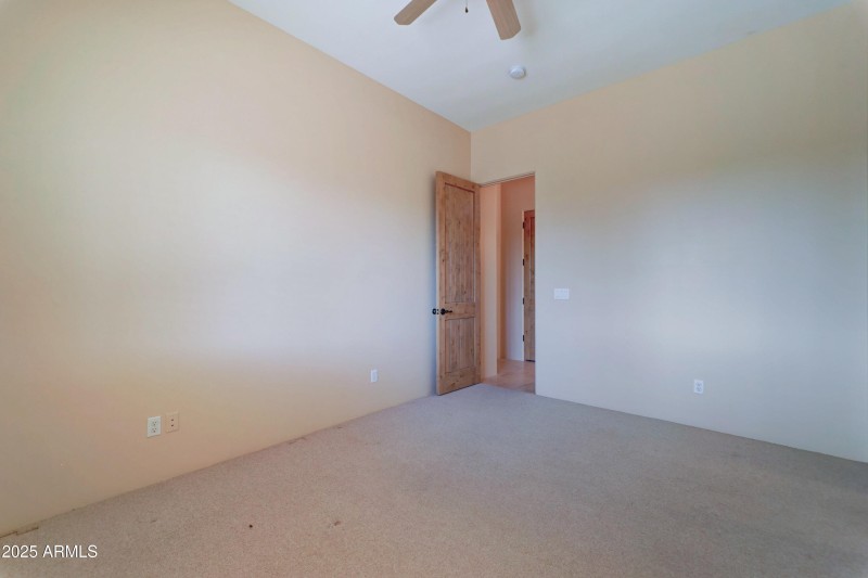 6841 E Quail Hideaway Ln-32