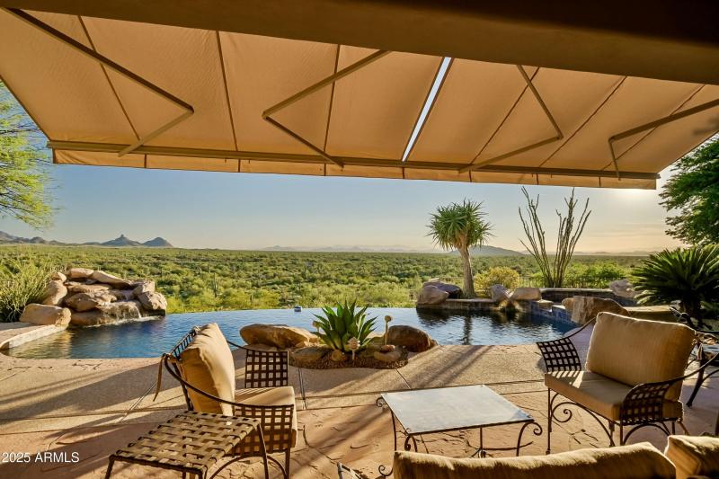 Expandable covered patio