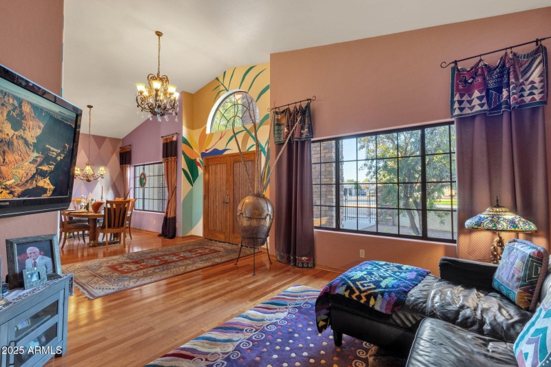 13-web-or-mls-1911-e-bruce-ave