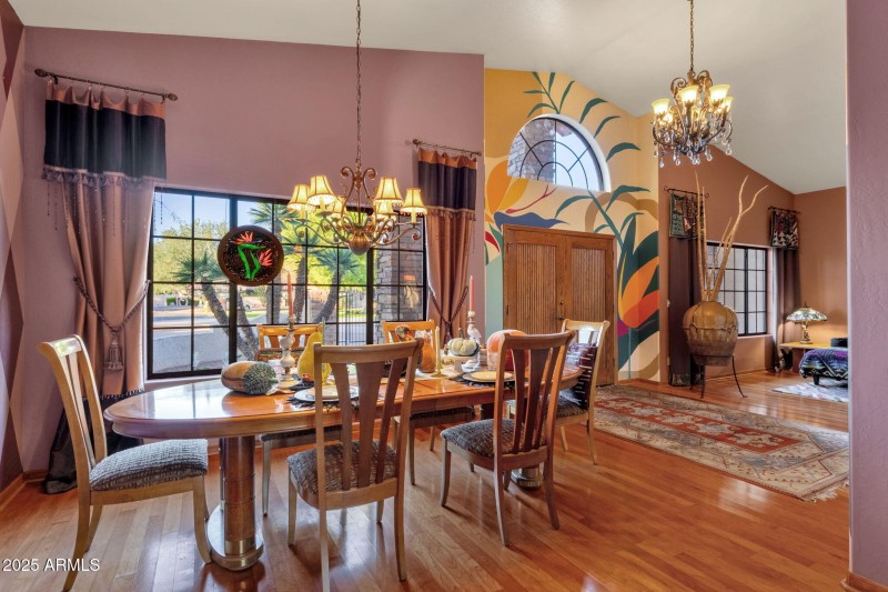 16-web-or-mls-1911-e-bruce-ave