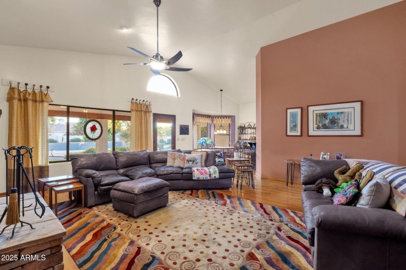 22-web-or-mls-1911-e-bruce-ave