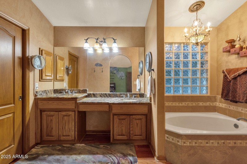 29-web-or-mls-1911-e-bruce-ave