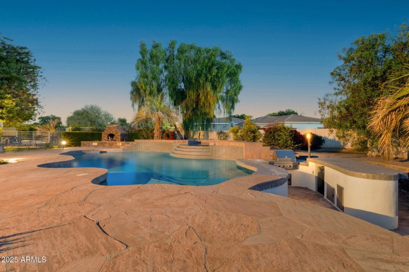 57-web-or-mls-1911-e-bruce-ave