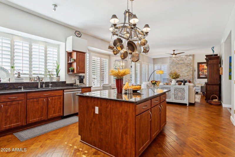 15-web-or-mls-4601-w-flint-st