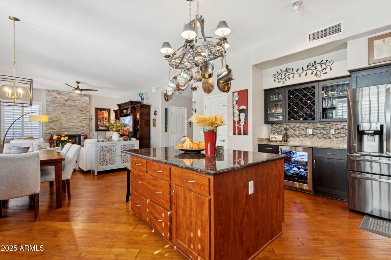 17-web-or-mls-4601-w-flint-st