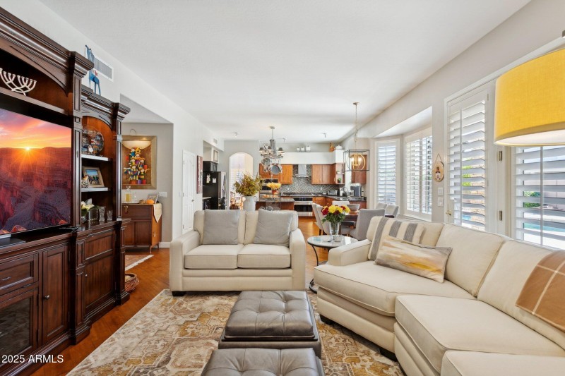 22-web-or-mls-4601-w-flint-st