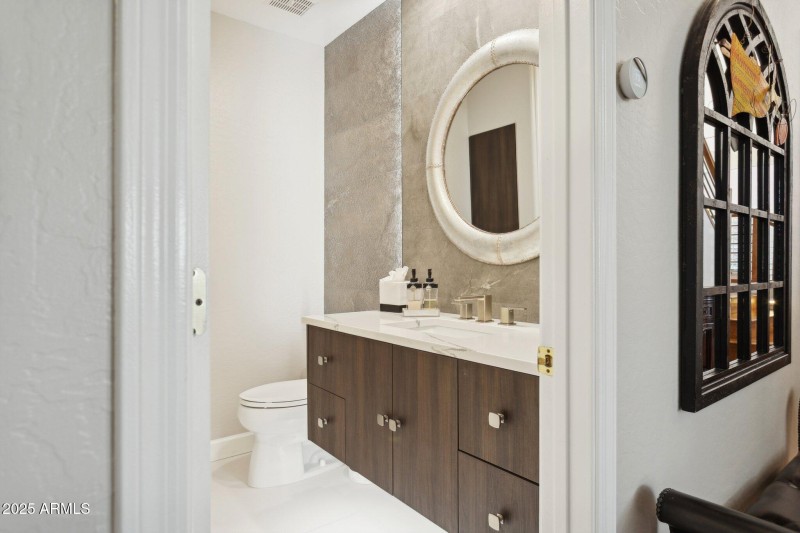 28-web-or-mls-4601-w-flint-st