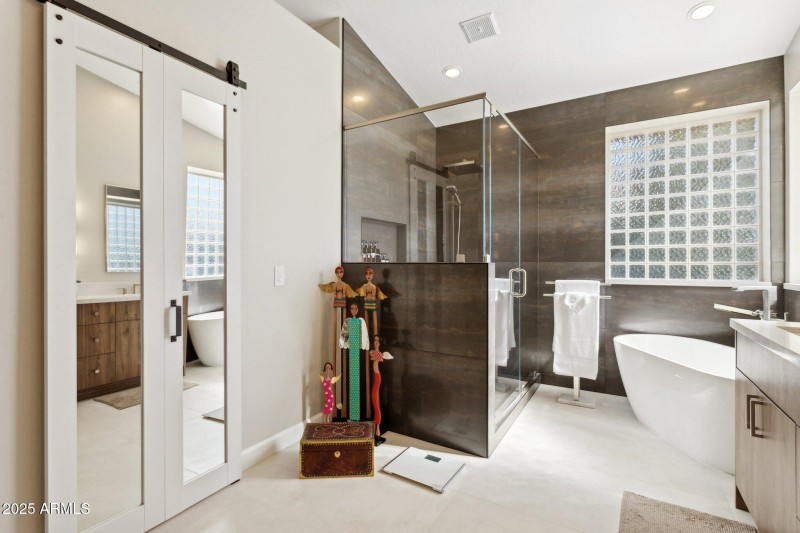 40-web-or-mls-4601-w-flint-st