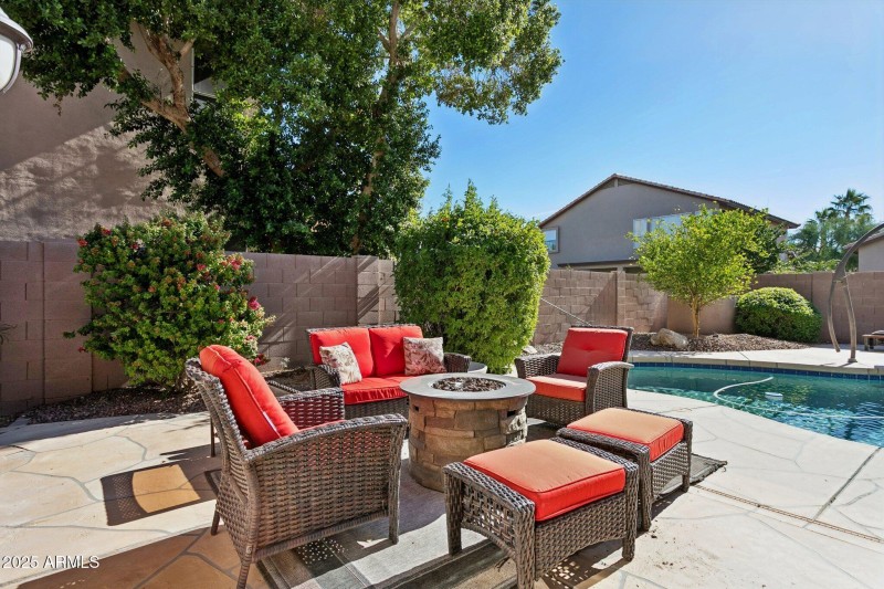 51-web-or-mls-4601-w-flint-st