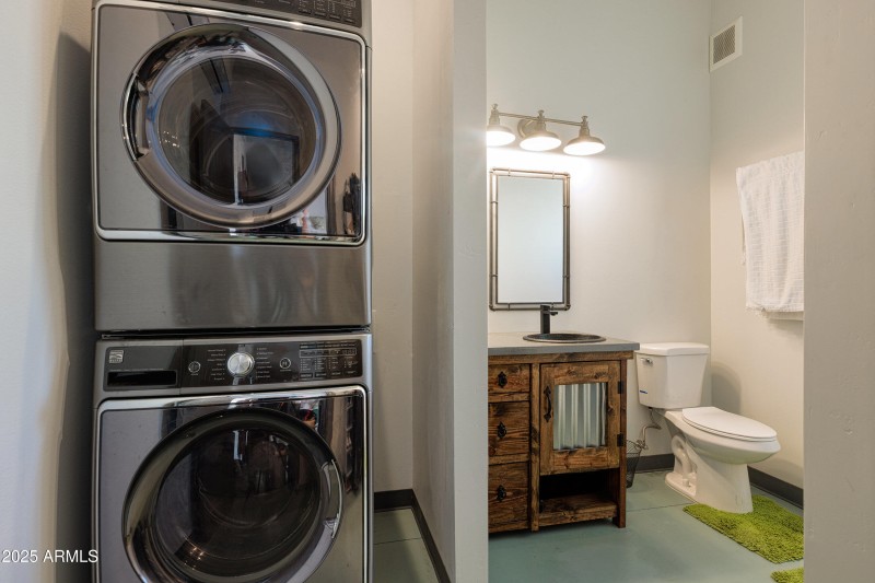 Studio Apt Stack Washer / Dryer