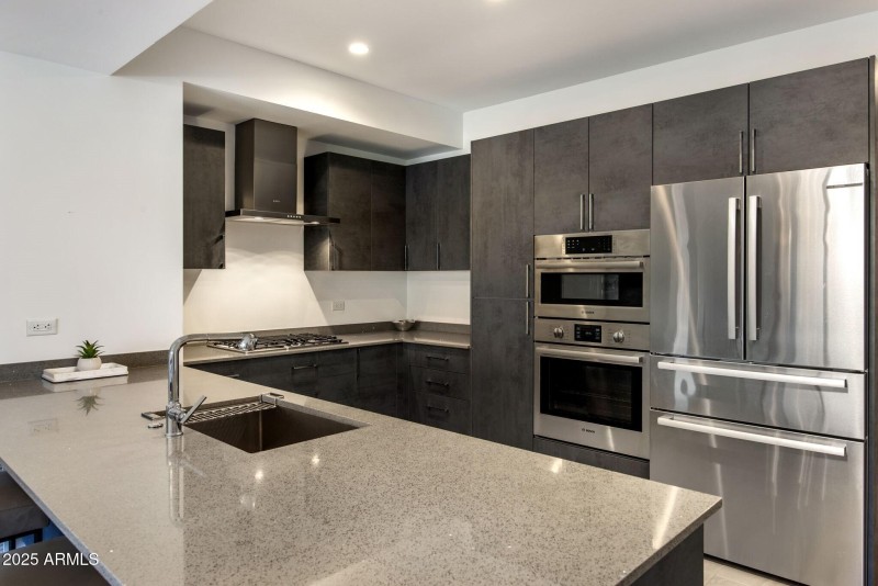 005_Kitchen IslandKitchen