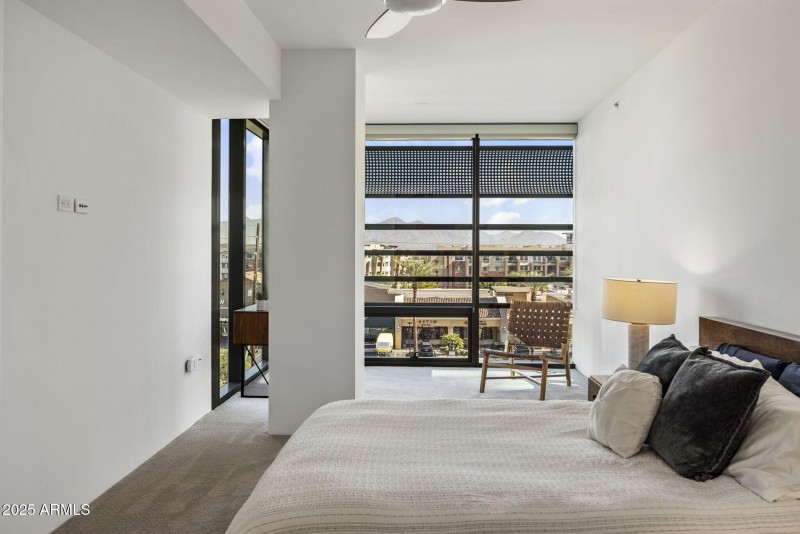 019_Primary Bedroom Sitting Area