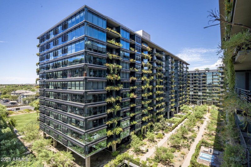 045_Interior Common Area