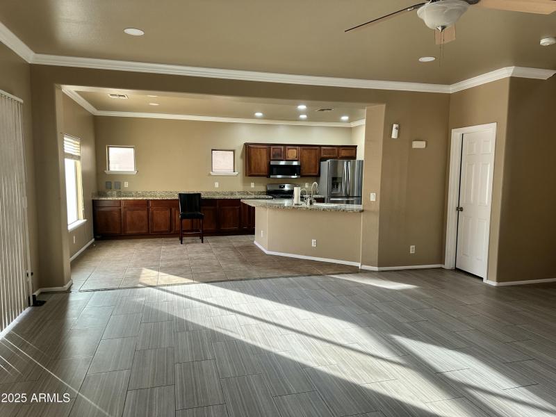 20251116_225049468_iOS