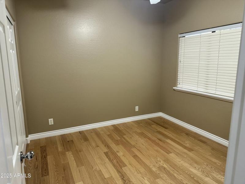 20251116_225911787_iOS