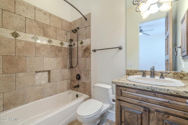 Bedroom 4 ensuite bath