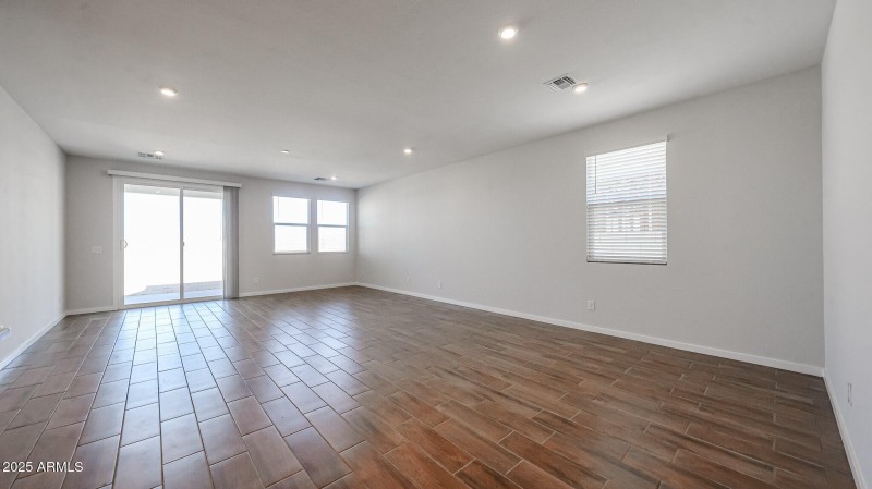 12_New-Home-for-Sale_Surprise-AZ_Century