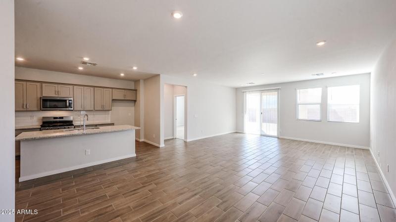 09_Home-for-sale_Surprise_AZ_Century-Com