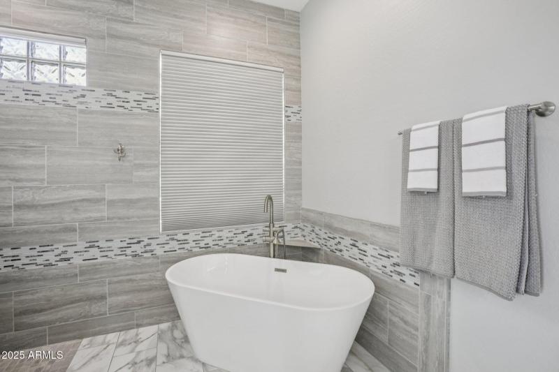 32-web-or-mls-W Loma Verde Trail-S1611-0