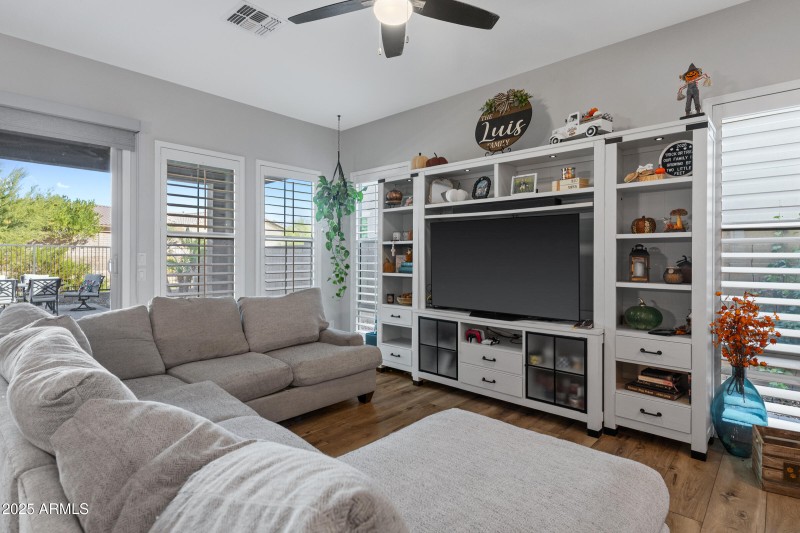 12090 W Peak View Rd-15