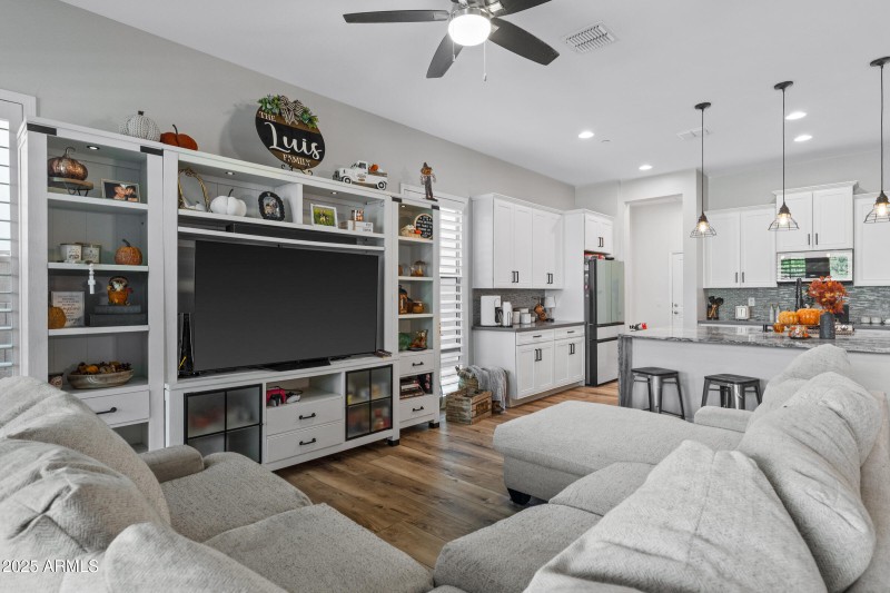 12090 W Peak View Rd-16