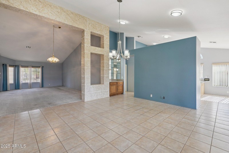 9-web-or-mls-N 86th Dr-S1811-009