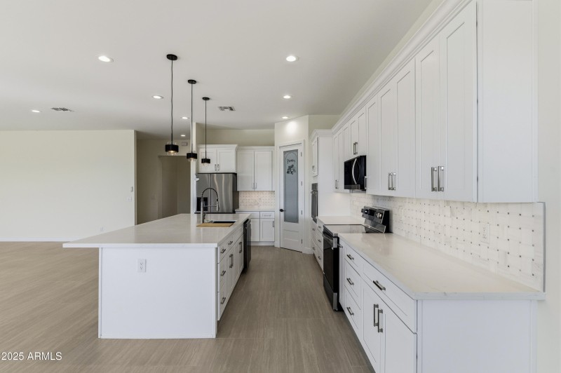 10039 N Burris Rd-121