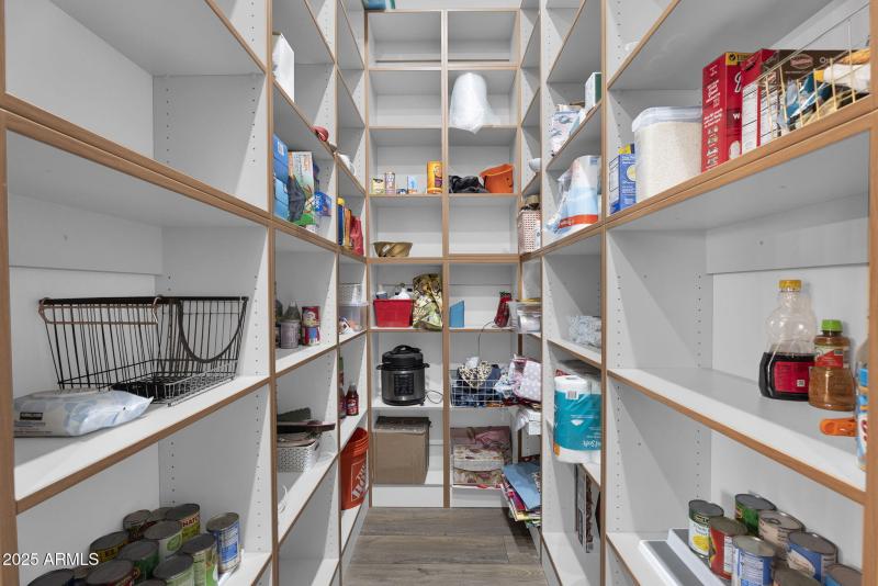 21-web-or-mls-2304 W Silverdale Rd-20