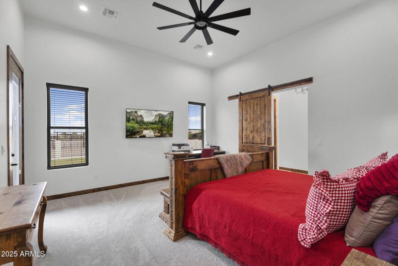 28-web-or-mls-2304 W Silverdale Rd-28